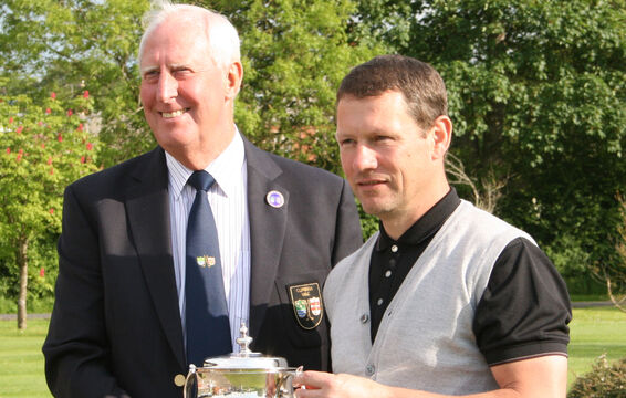 #caption-105 President-Elect presents to Champion 2014